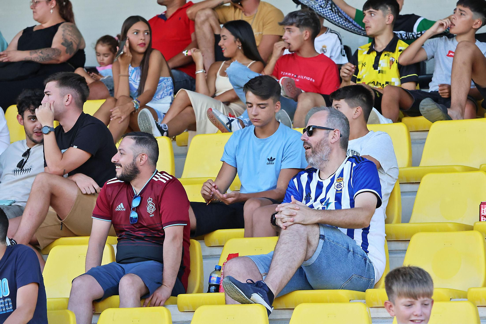 Imágenes del Trofeo de la Bella entre el San Roque de Lepe y el Recreativo de Huelva