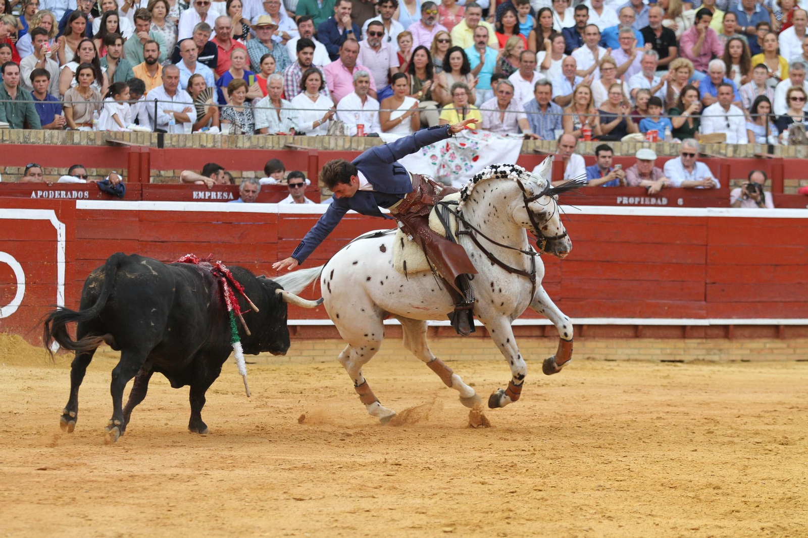 Festejo de Rejones en el coso de La Merced por Colombinas.