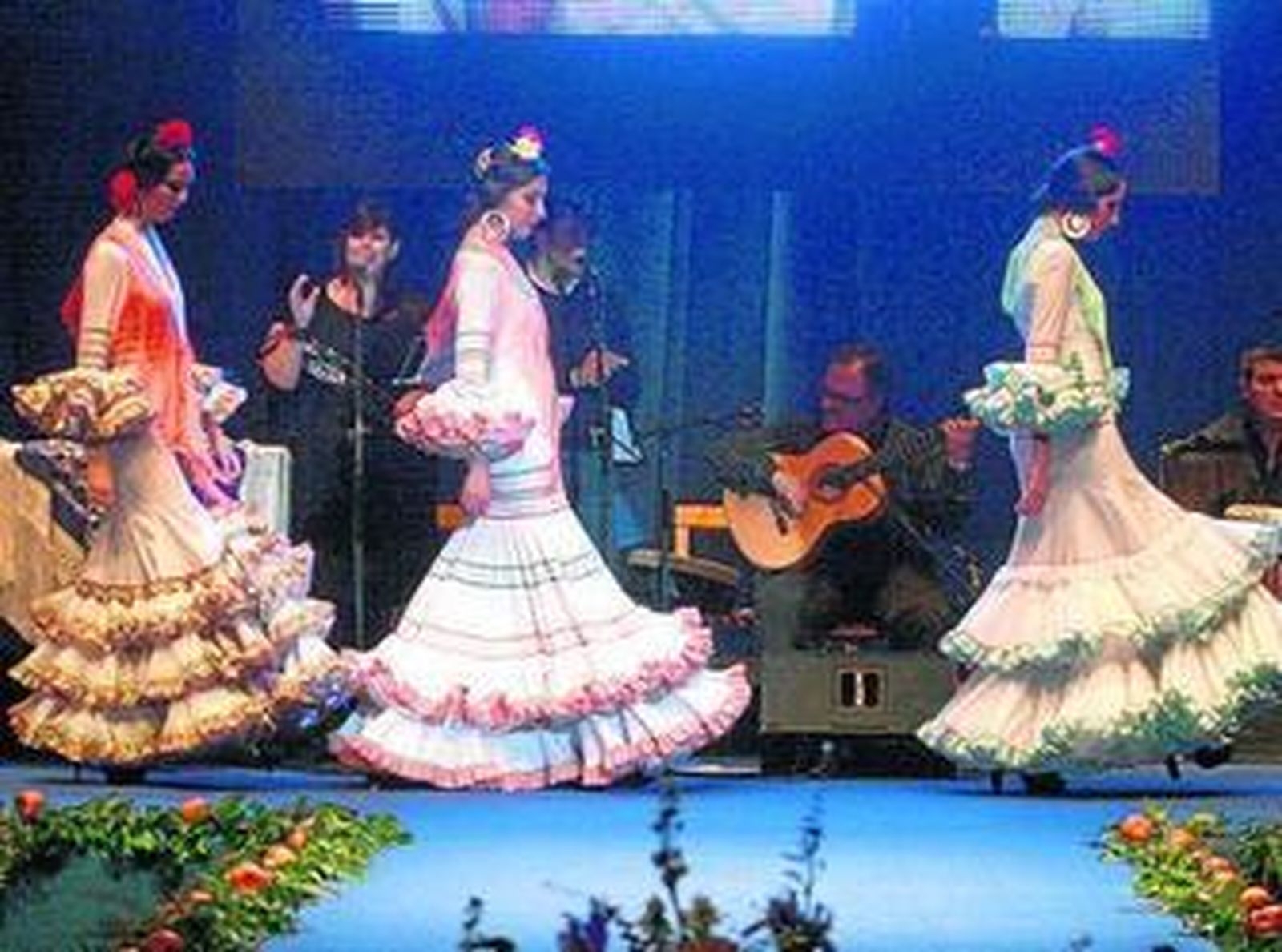 Uno de los desfiles realizados por El Ajolí.