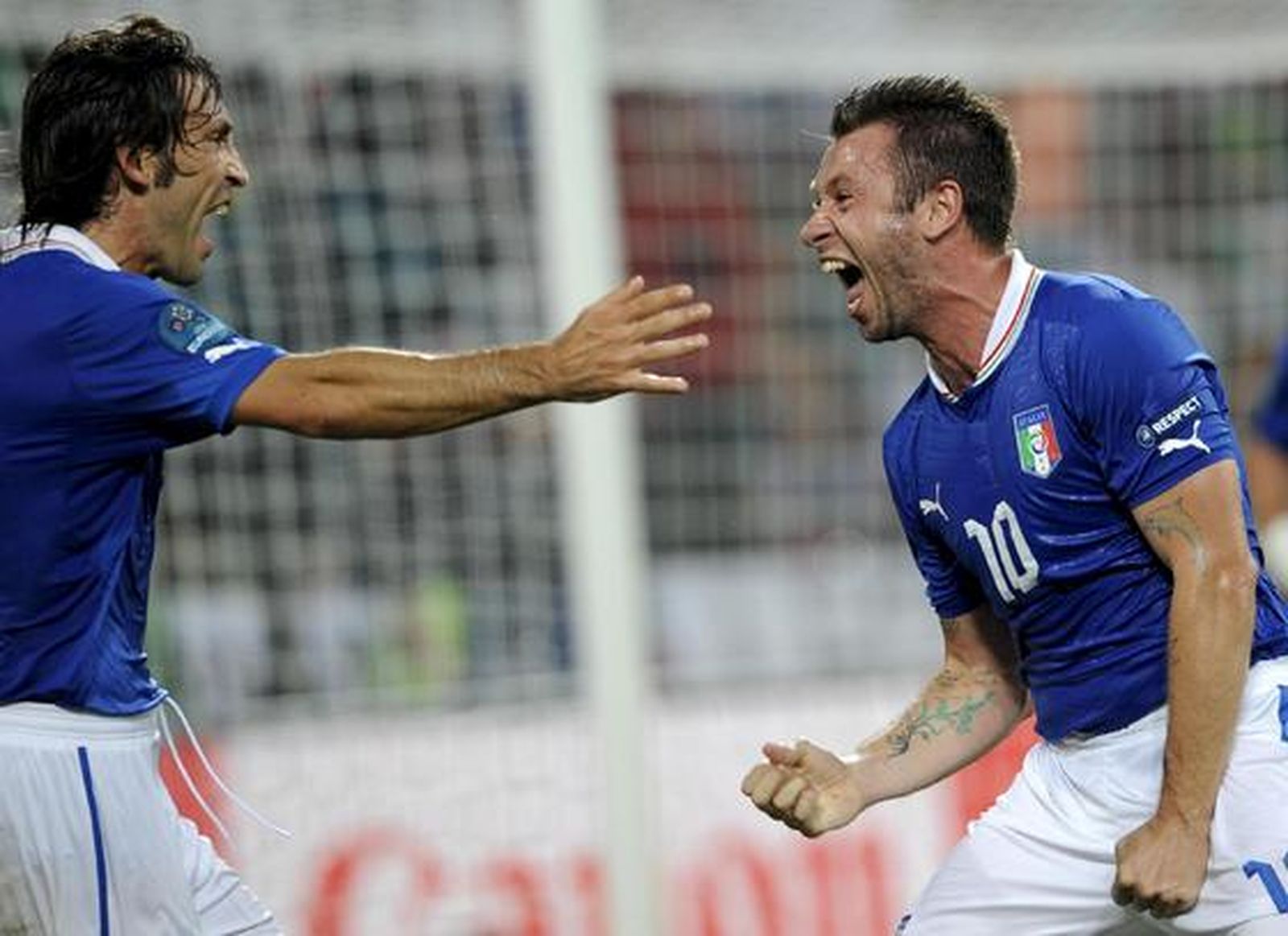 Italia vence a Irlanda con goles de Cassano y Balotelli.

Foto: EFE