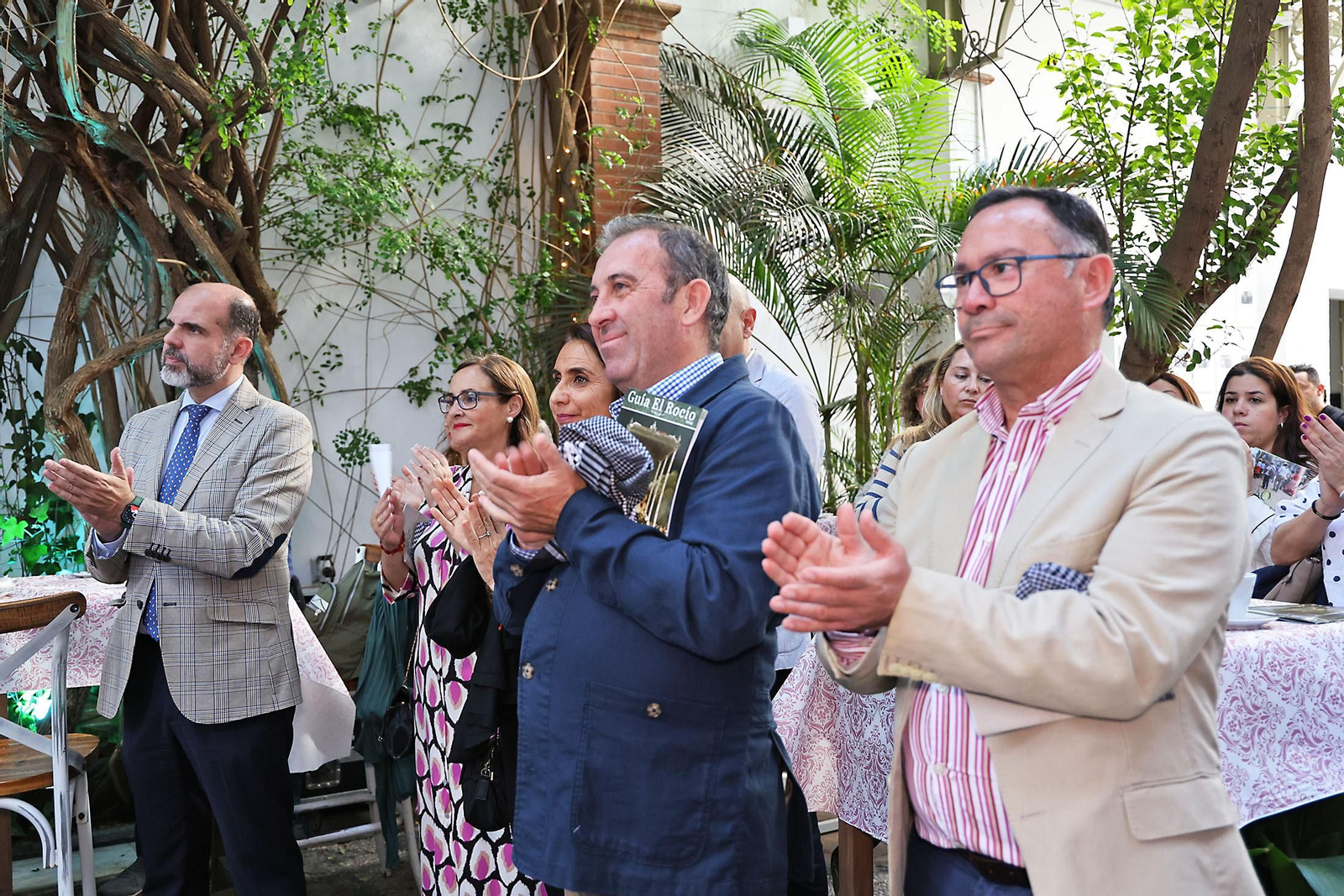 Imágenes de la presentación de la Guía del Rocío 2024 de Huelva Información