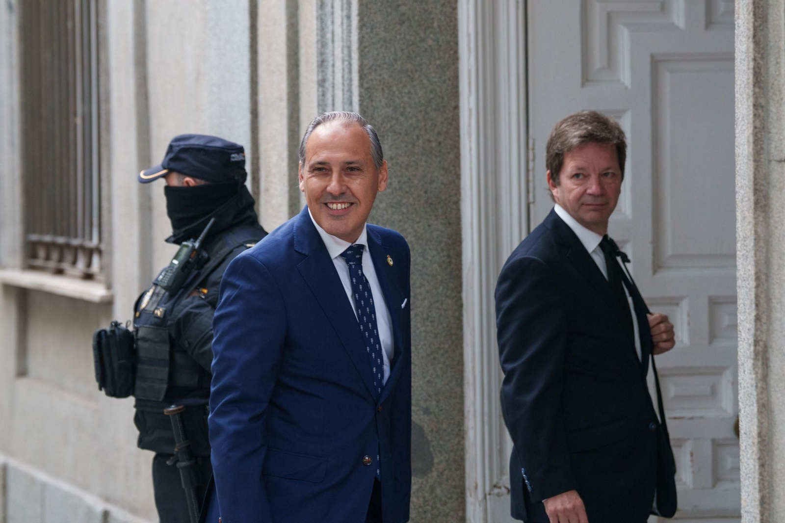 El decano del colegio de abogados de Madrid, Eugenio Ribón, a su llegada al Supremo este martes.