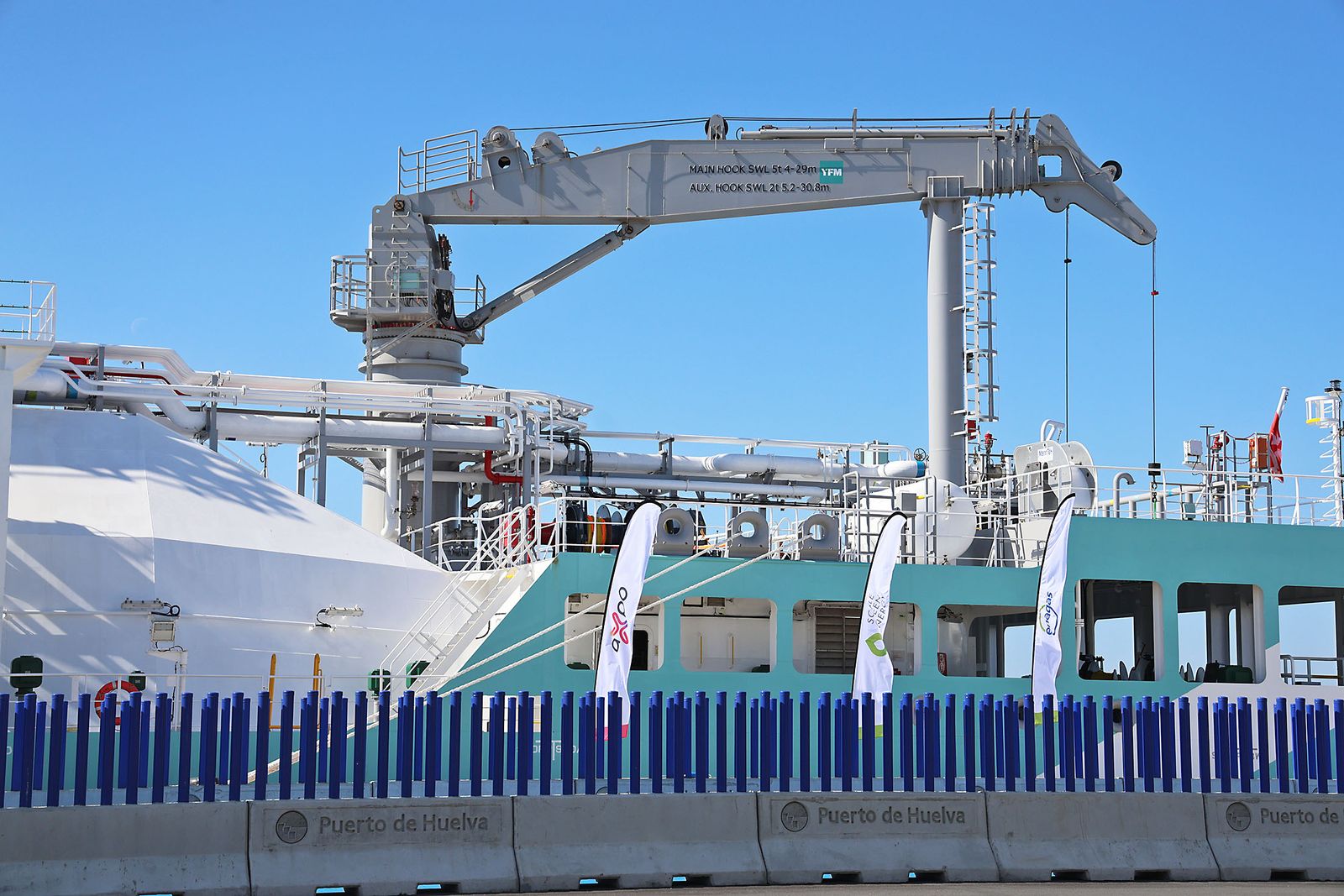 Las fotografías de la presentación del barco de bunkering de GNL y BioGNL 'Alisios LNG', de la filial de Enagás