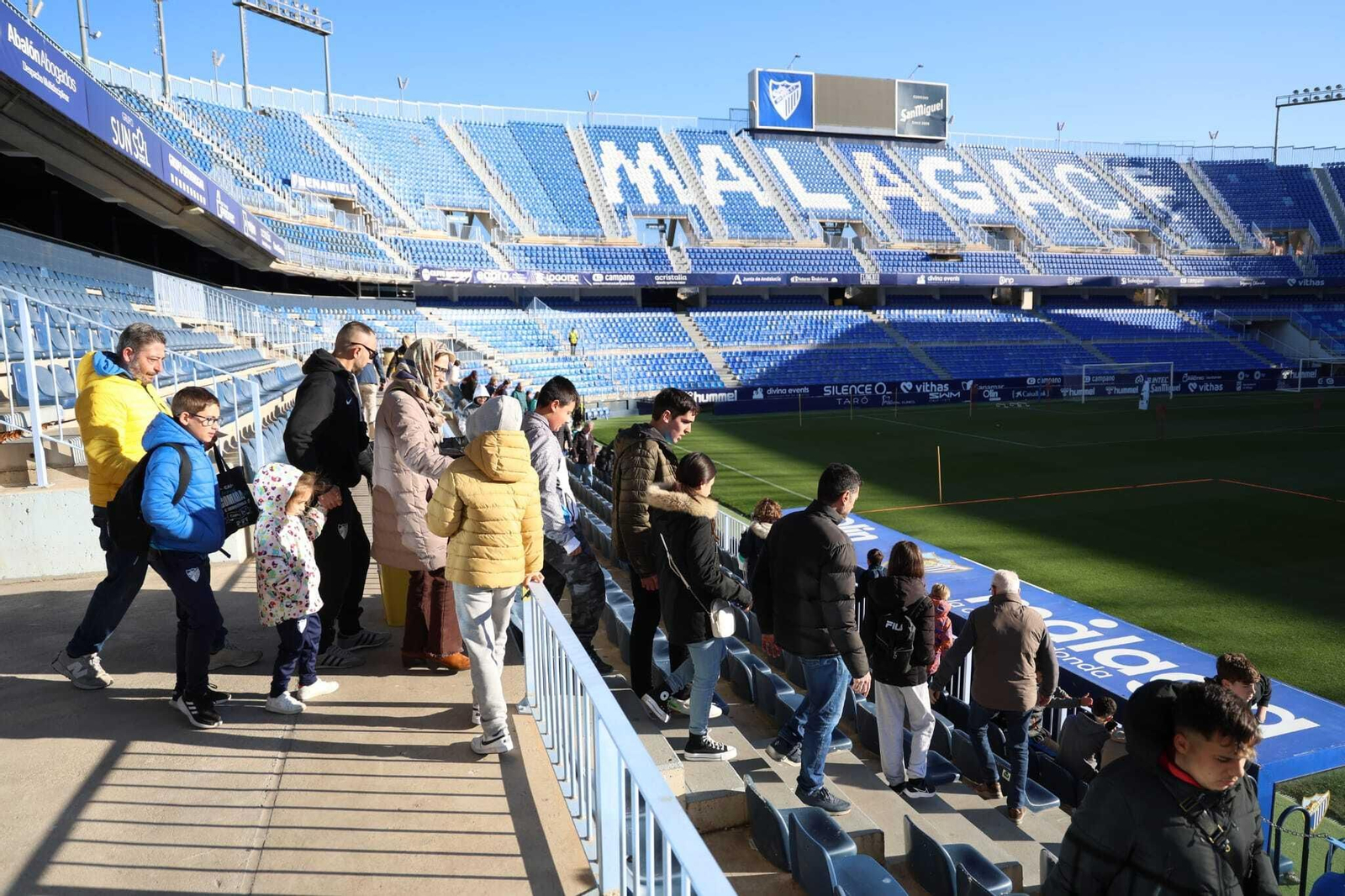 Búscate en las fotos del entrenamiento del Málaga abierto a la afición