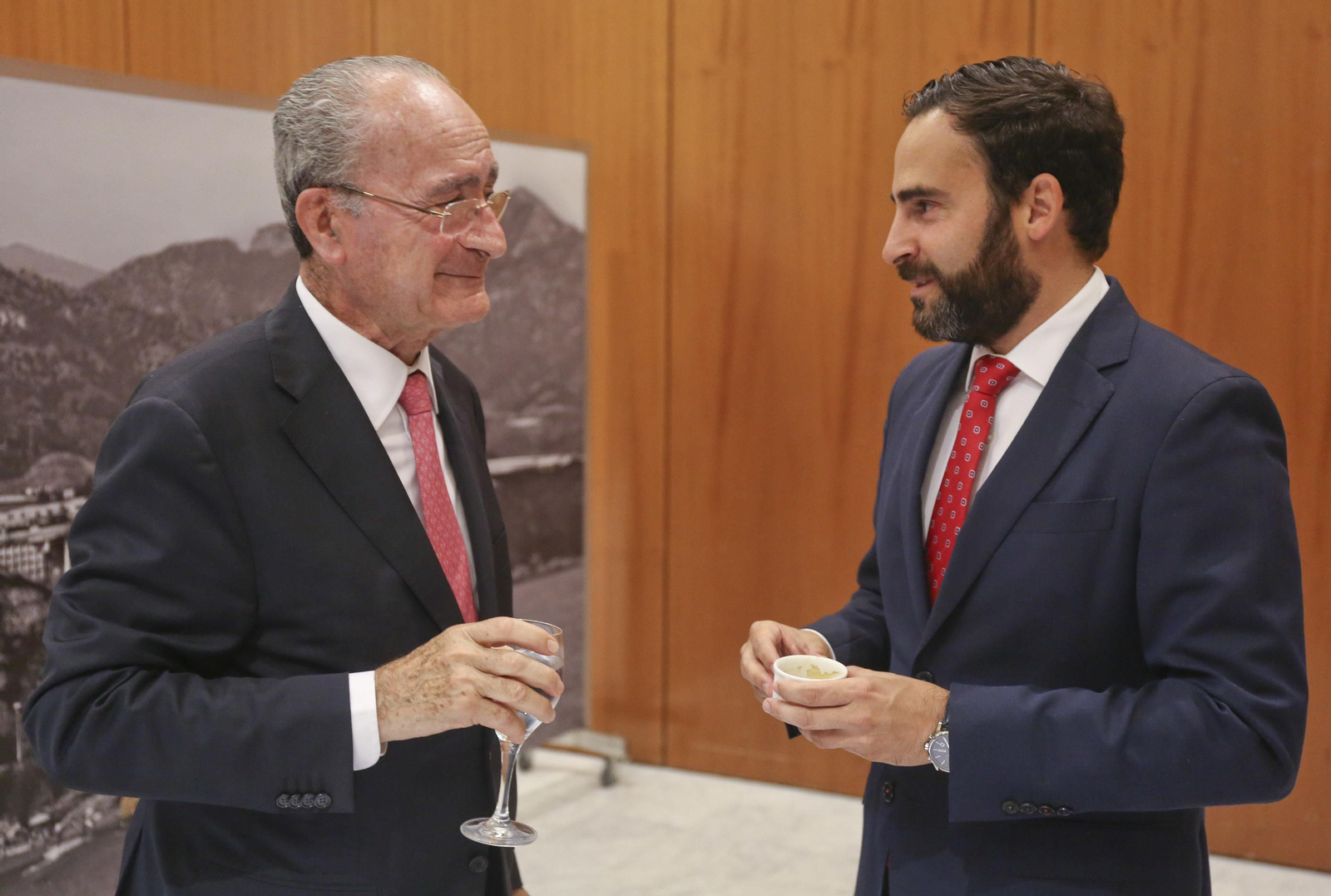 Las imágenes del Foro Joly con Elías Bendodo