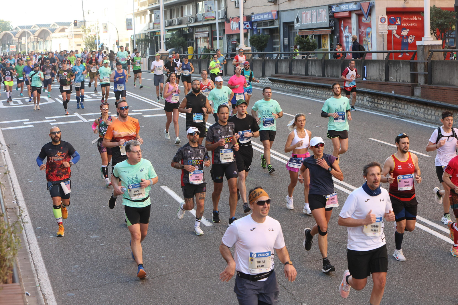 Búscate en la Zurich maratón de Sevilla