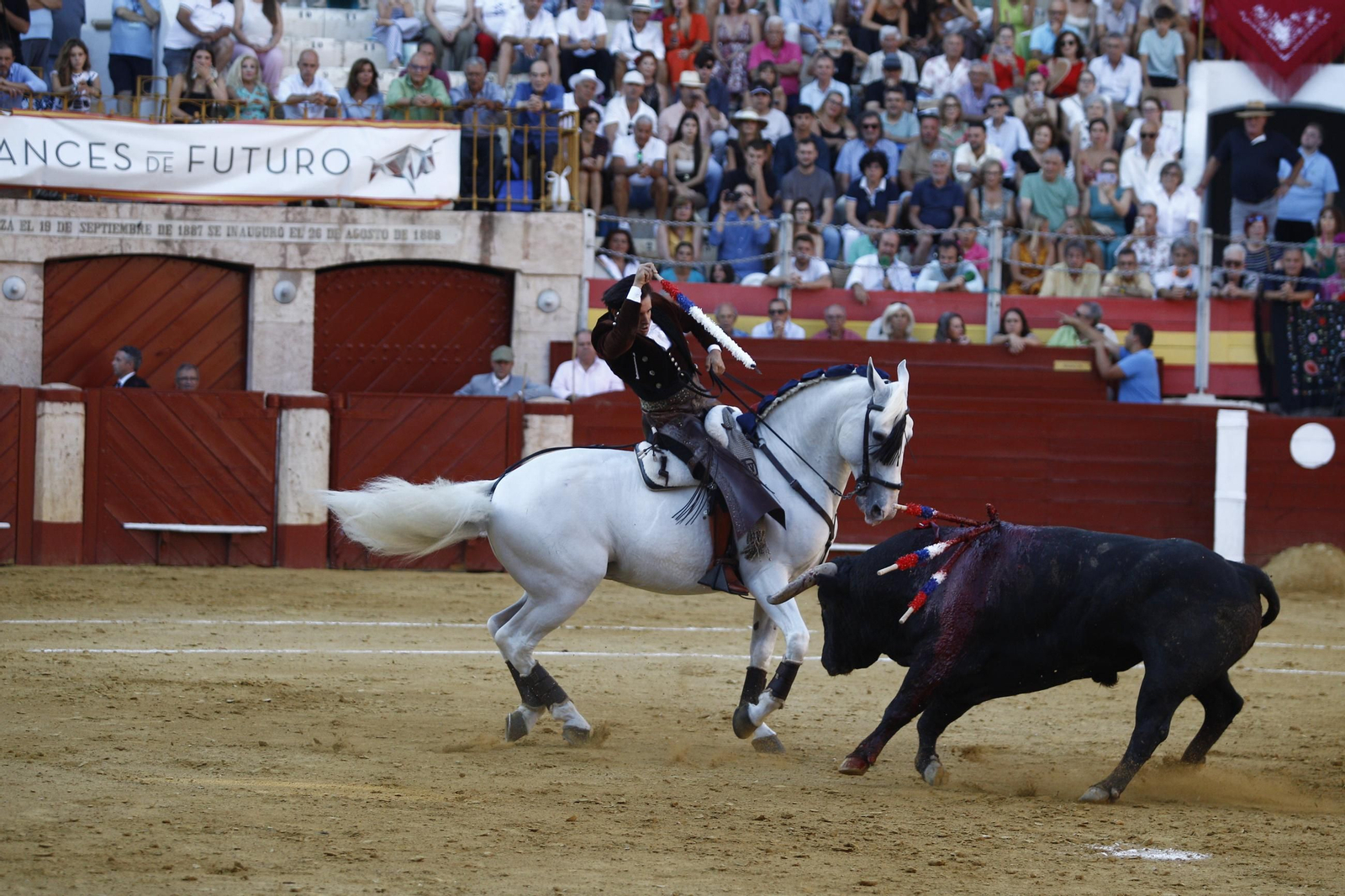 Las mejores imágenes de la corrida de toros de Diego Ventura, Talavante y Pablo Aguado, en Almería