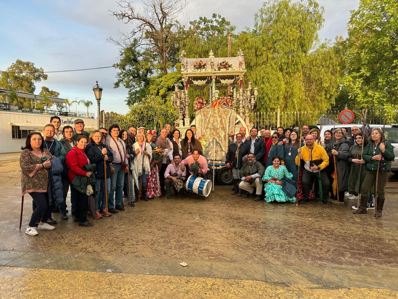 El Coro de la Hermandad de Almería deja un grato sabor de boca en el Rosario de Hermandades de El Rocío