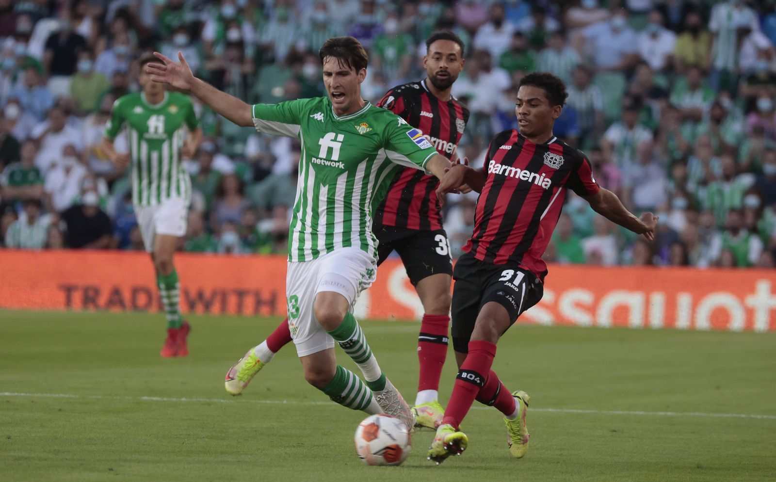 Las imágenes del Betis contra el Bayern Leverkusen