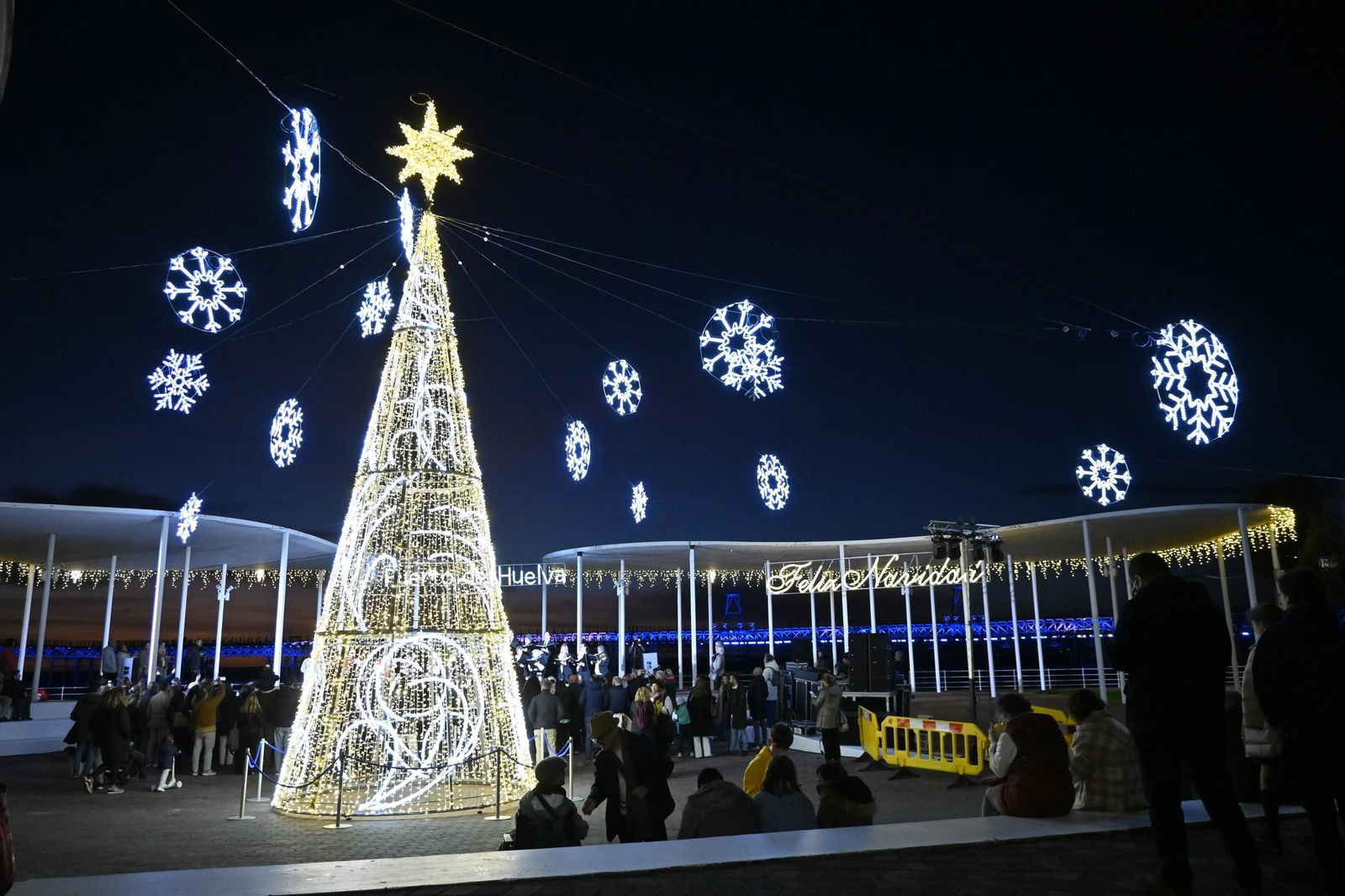 Inauguración de la iluminación navideña en el Paseo de la Ría del Puerto de Huelva 2025