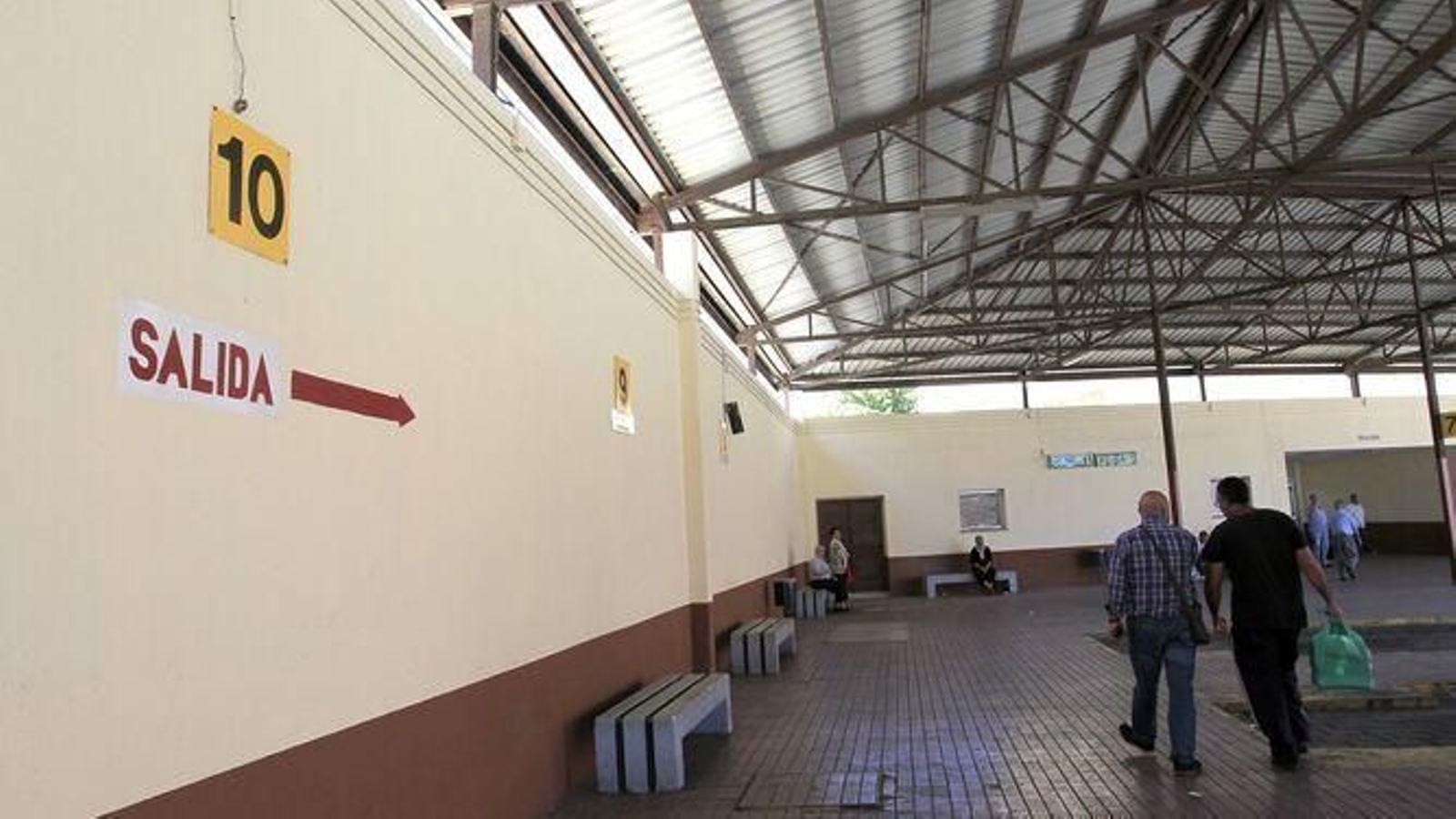 La estación de autobuses de La Línea.