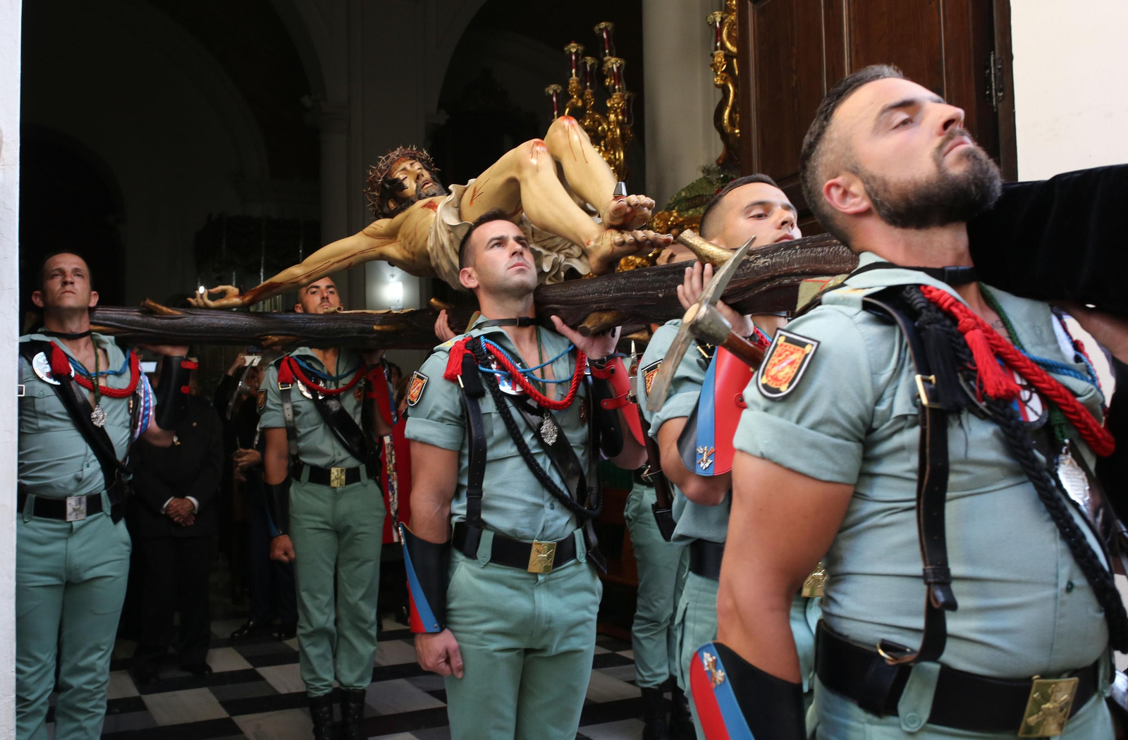 Las mejores Imágenes del sábado de Pasión 2019, Huelva se volcó con el Cristo de la Vera Cruz , escoltada por La Legión