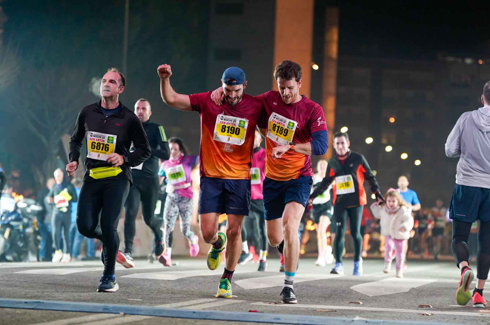 En imágenes: búscate en tu llegada a meta de la Carrera de San Antón 2026 (9)