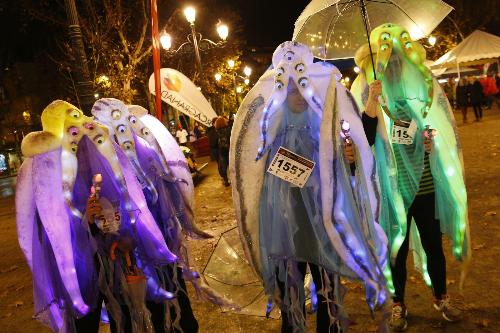 Las imágenes de los mejores disfraces en la Carrera de la Suerte de Granada