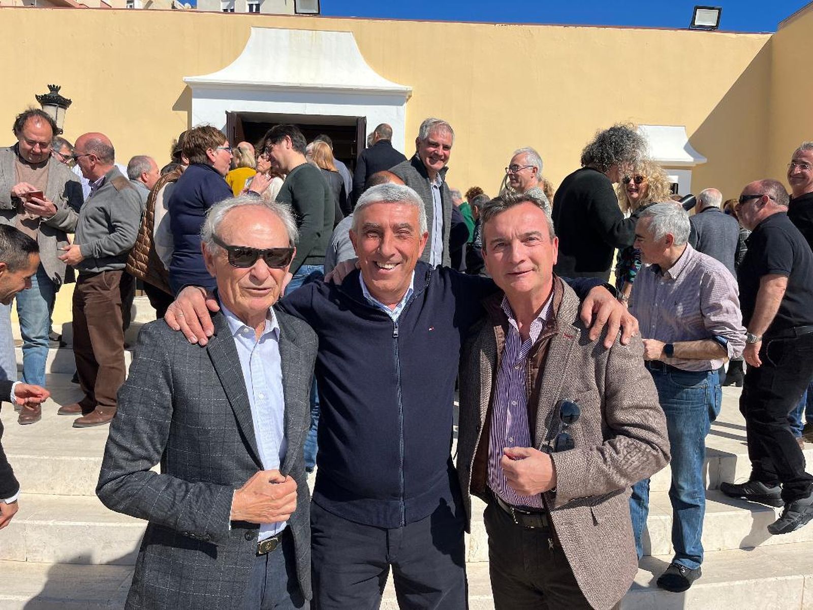 Guillermo Martínez Massanet, Joaquín Lazo y Eduardo González Mazo, durante el homenaje.