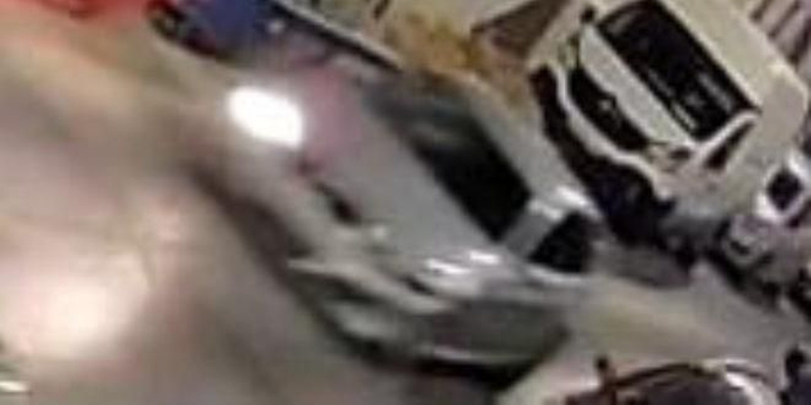 Imagen del vehículo implicado en el accidente y que podría ser un BMW modelo 320 de color gris