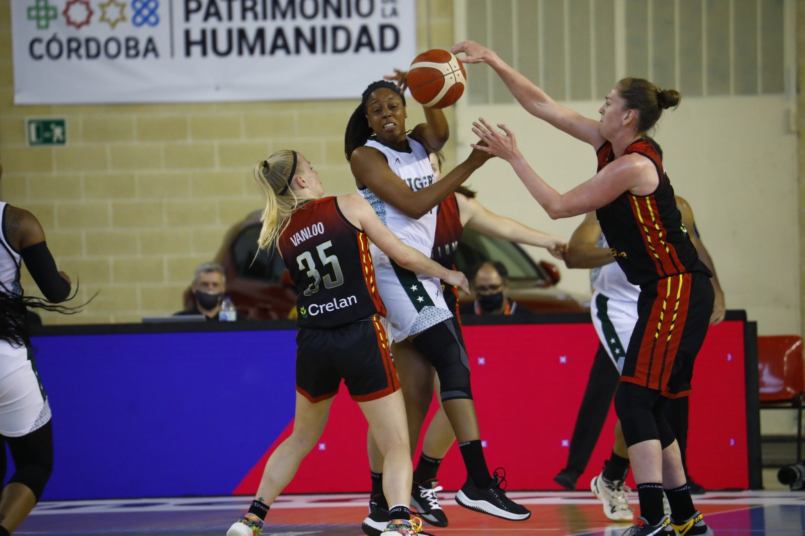 Las imágenes del triunfo de Bélgica sobre Nigeria en Córdoba