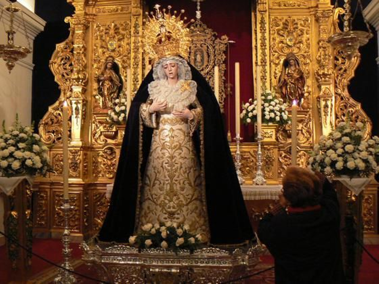 La Virgen de La Estrella ha estado lejos de Triana durante 20 semanas en la que ha sido sometida a un proceso de restauración en la sede del Instituto Andaluz de Patrimonio Histórico (IAPH).

Foto: Ruesga Bono/Manuel Gómez