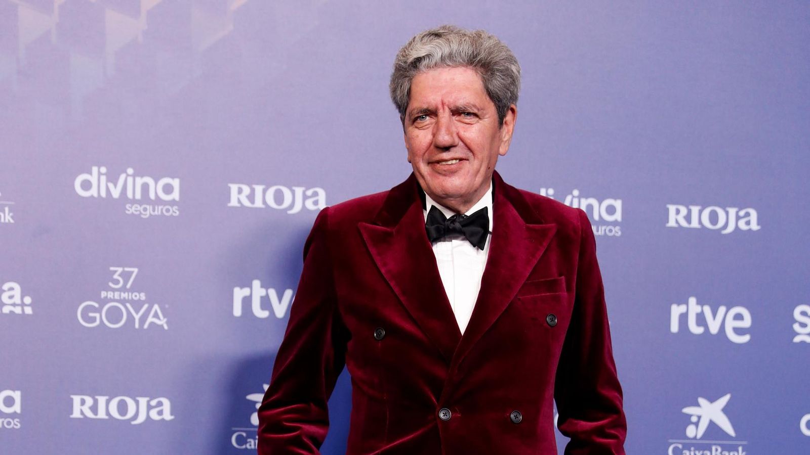 Antonio Dechent en un esmoquin de Bund en los Goya celebrados en Sevilla.