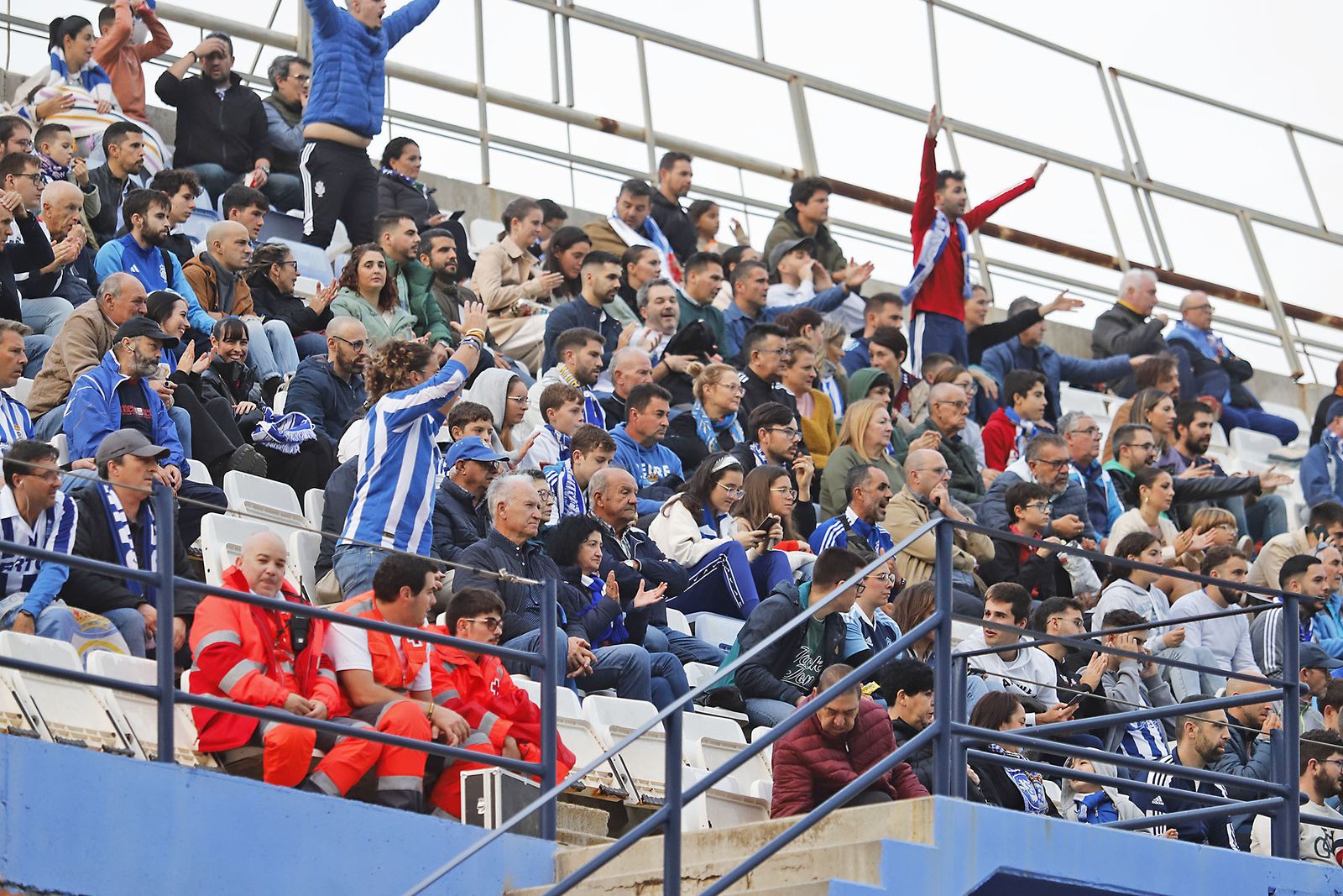 Imágenes del ambiente en el Recreativo de Huelva - San Fernando