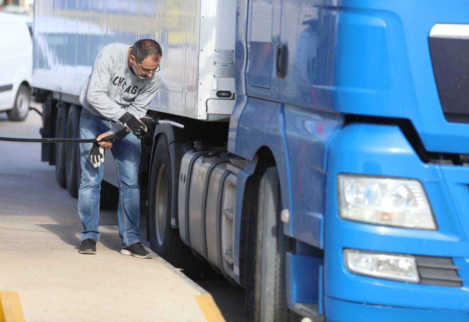 Las fotos del primer día de gasolina bonificada en Málaga