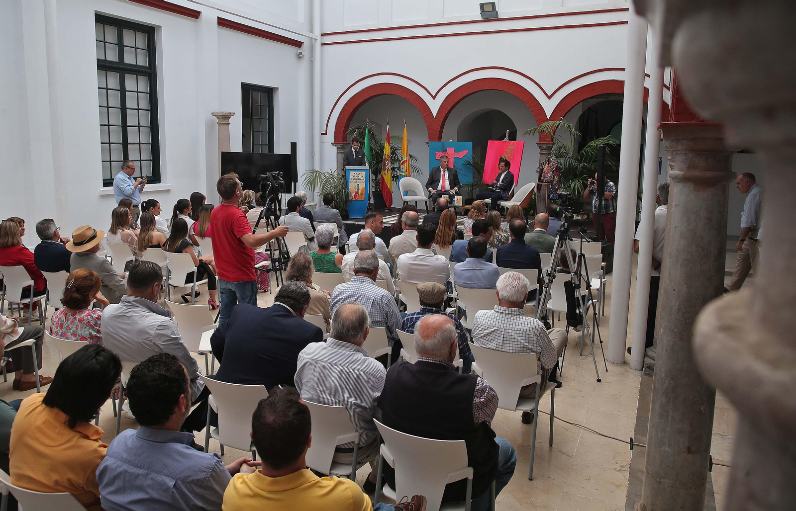 El pregón de las XXXVI Jornadas Taurinas de Algeciras ofrecido por José Luis López Guío, en imágenes