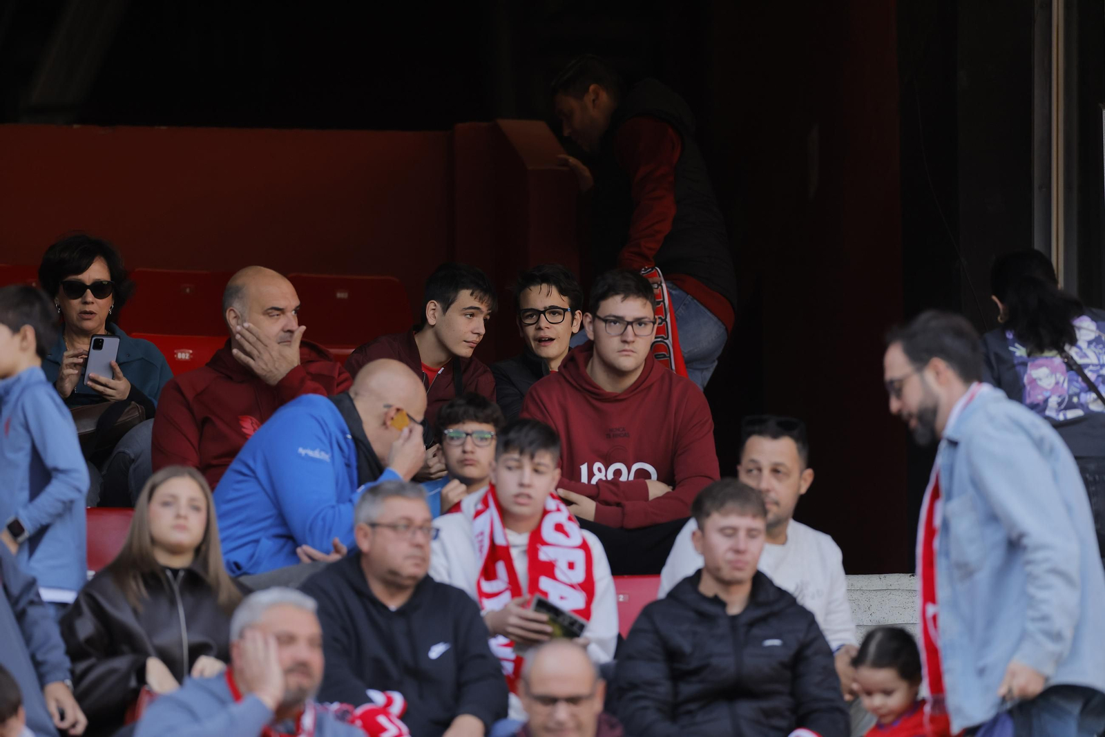 Búscate en las fotos del Sevilla - Oviedo