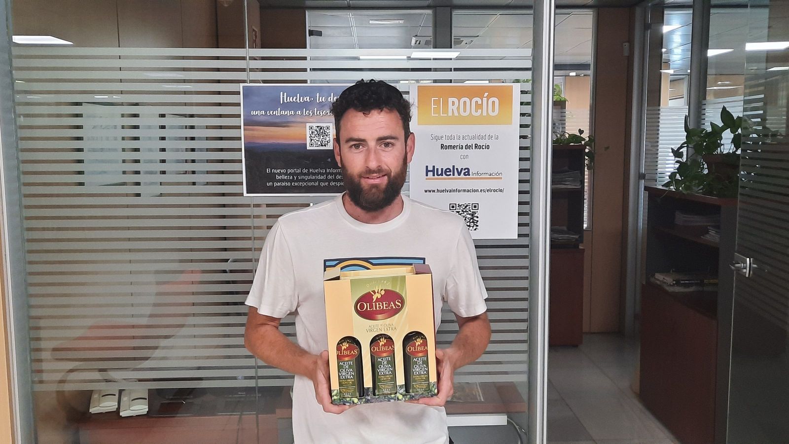 Recoge el premio en nombre de María del Rocío Pulido Encinas