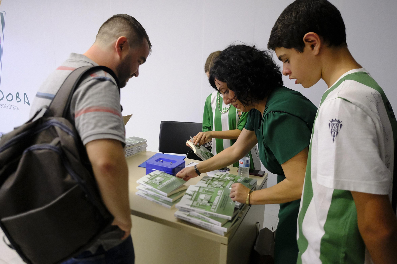 Las imágenes de la presentación del libro '¿Y tu Córdoba, qué?'