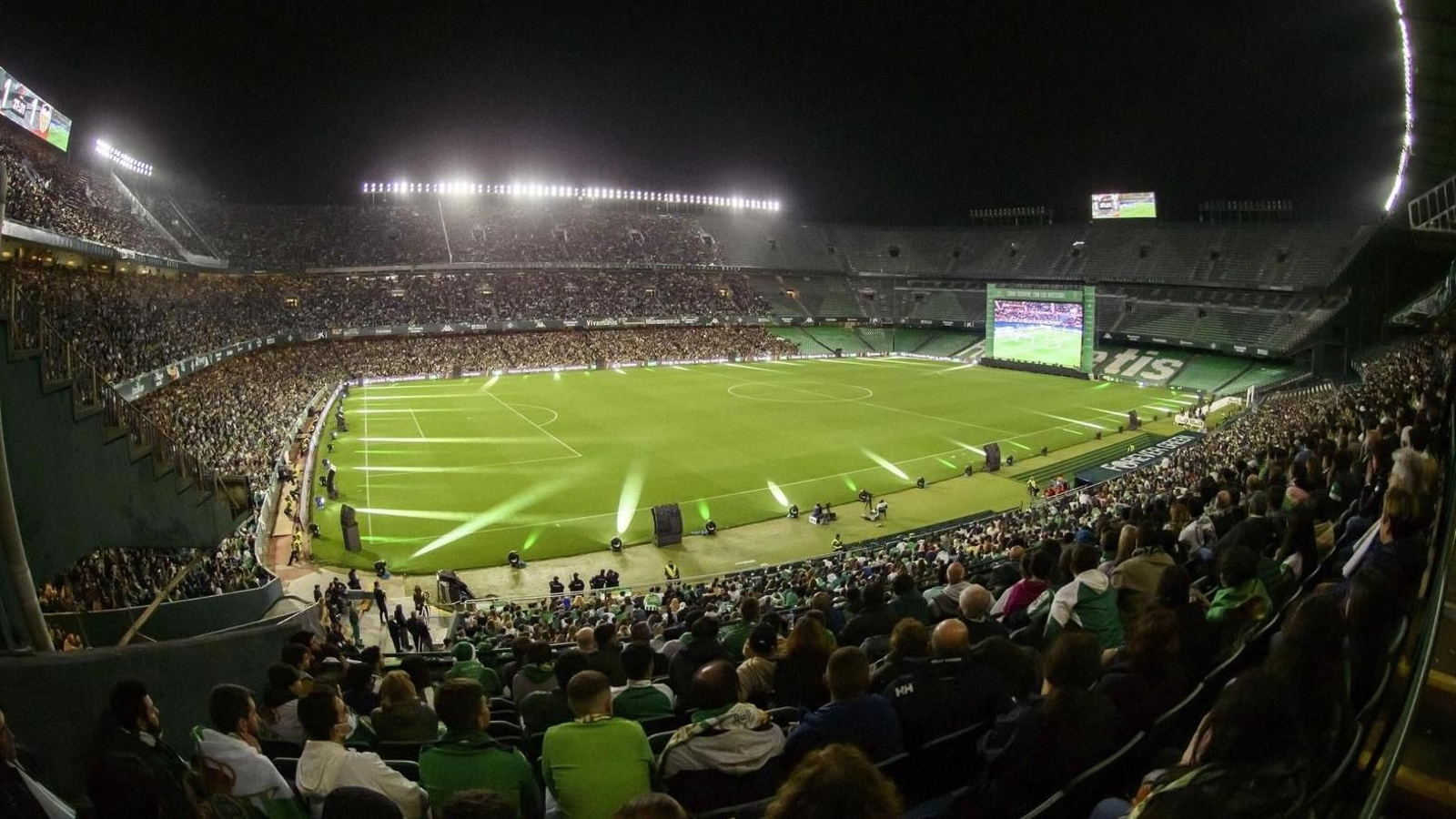 El Benito Villamarín con una pantalla en la Final de Copa del Rey del año 2022 El Benito Villamarín con una pantalla en la Final de Copa del Rey del año 2022