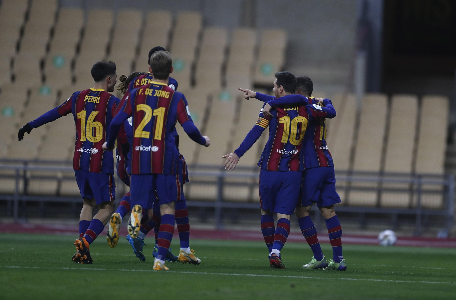 Las imágenes de la final de la Supercopa en Sevilla
