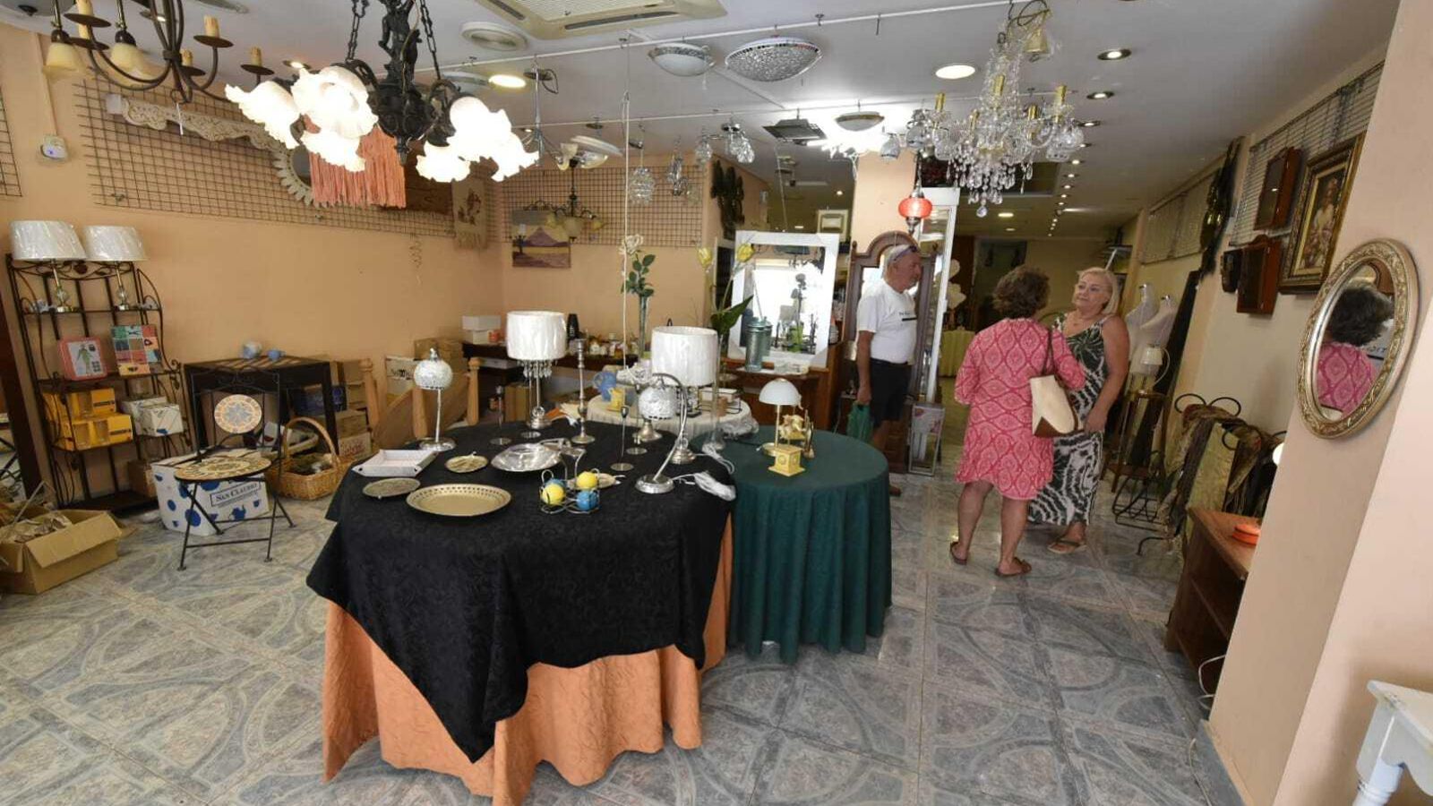 Interior del local de Regalos Segura