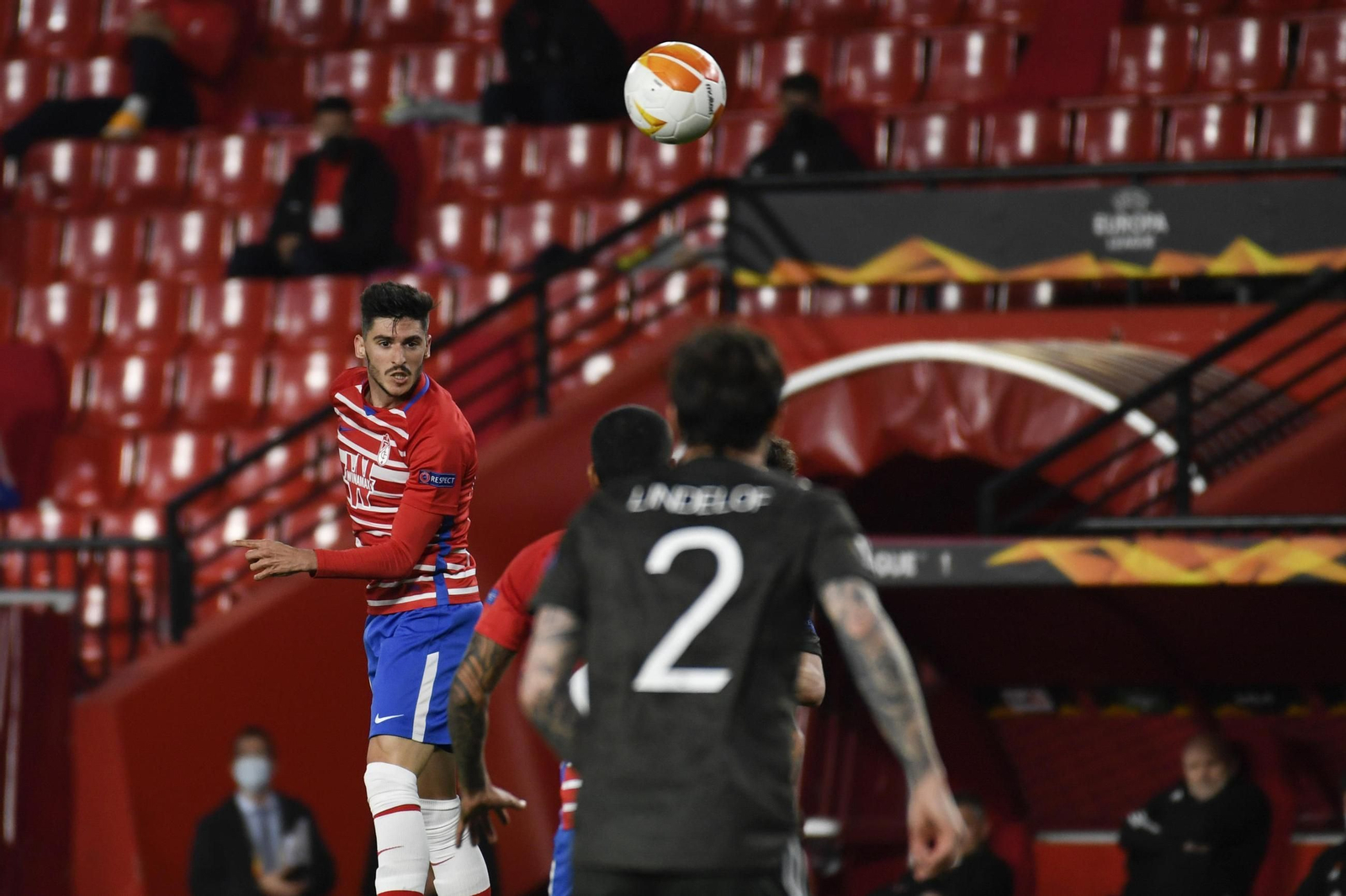 Neva ante el United en Los Cármenes