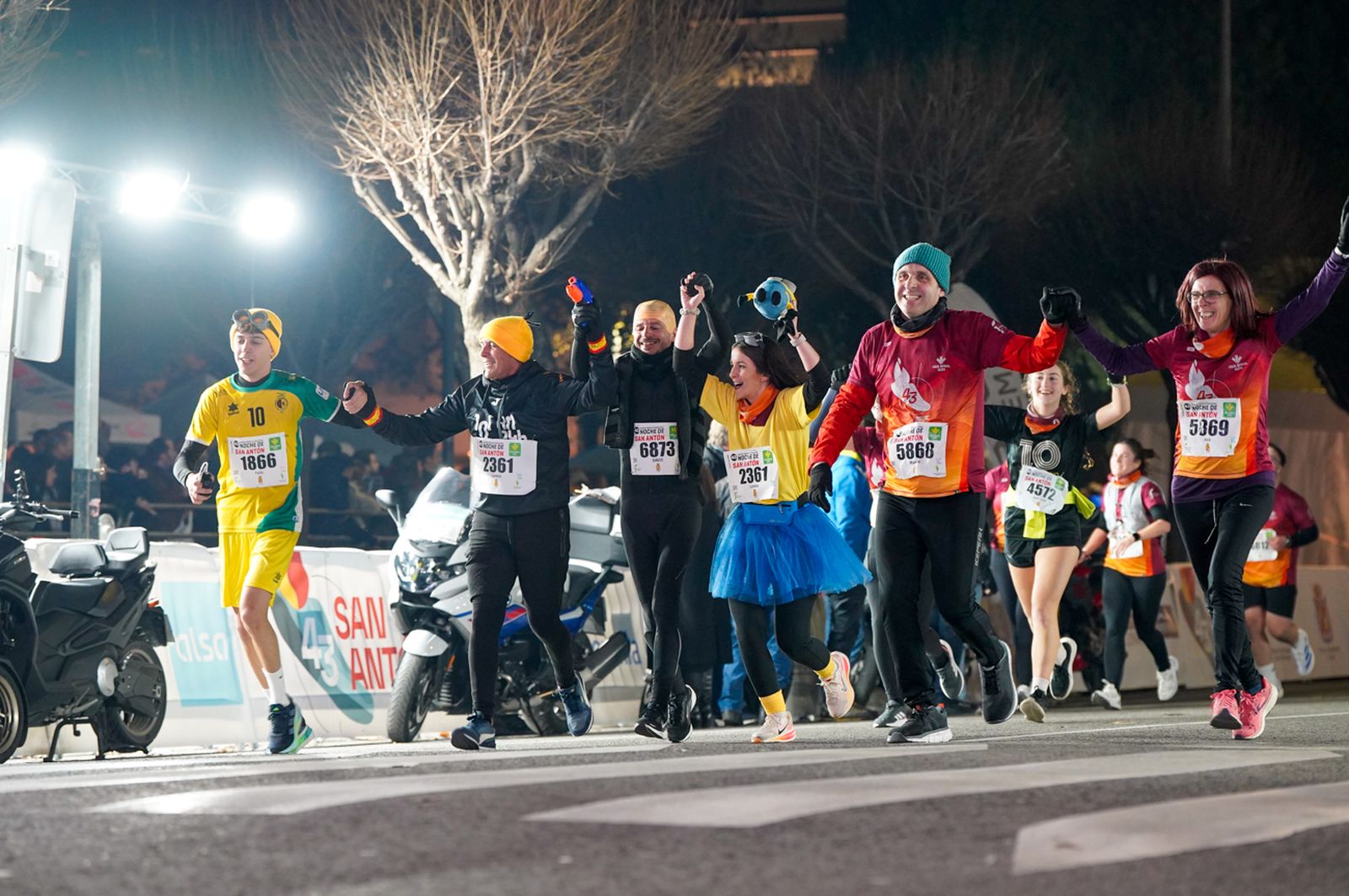 En imágenes: búscate en tu llegada a meta de la Carrera de San Antón 2026 (3)