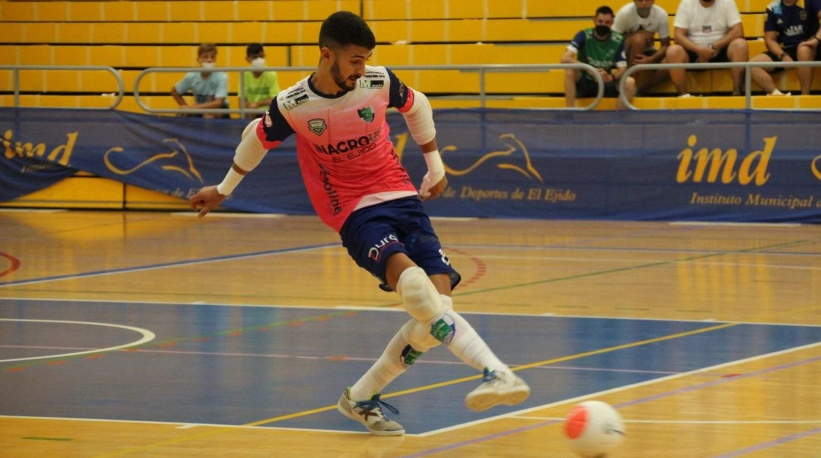 Jesús Gómez, en una acción como portero jugador