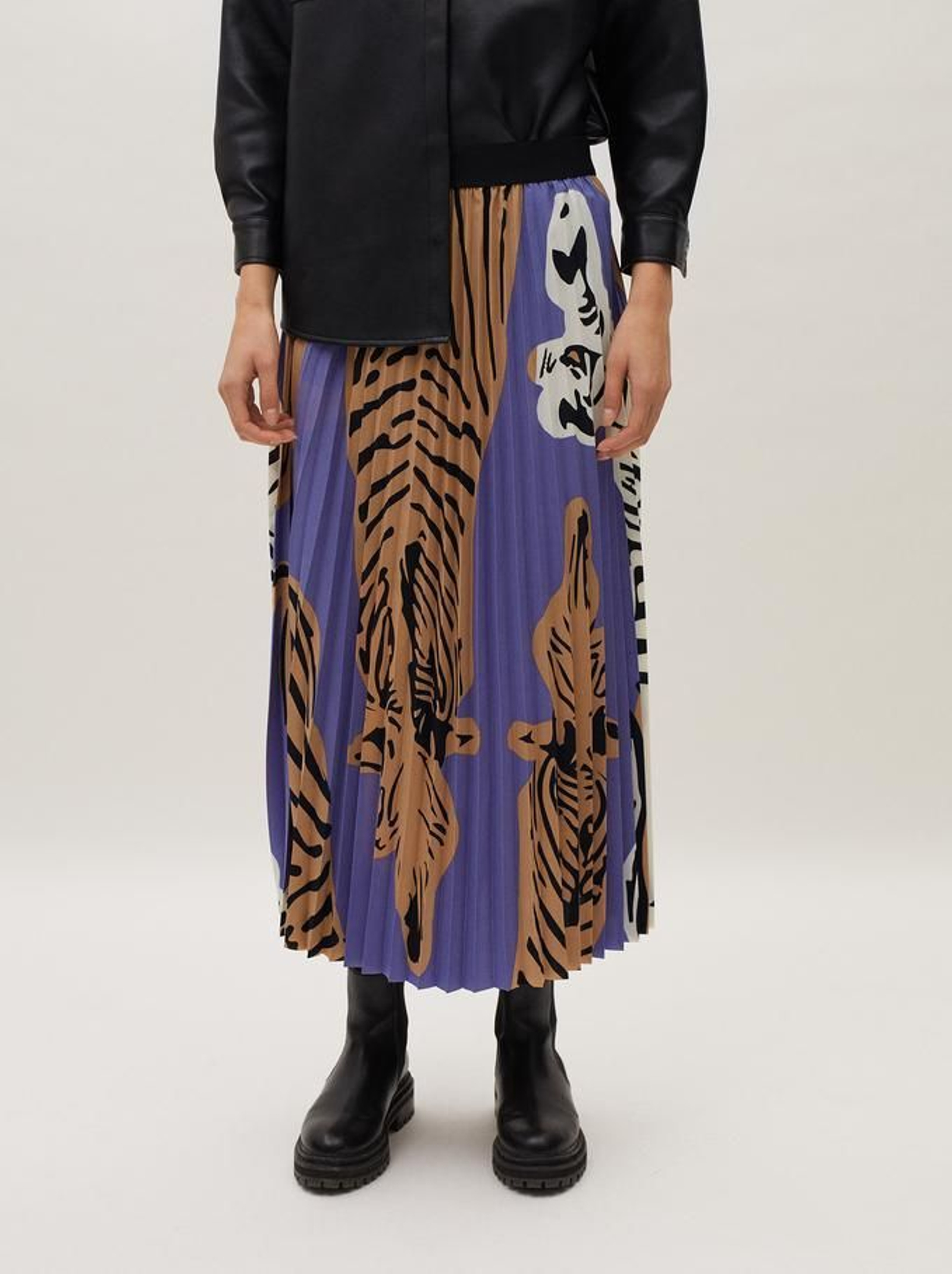 Falda midi de las rebajas de Parfois.