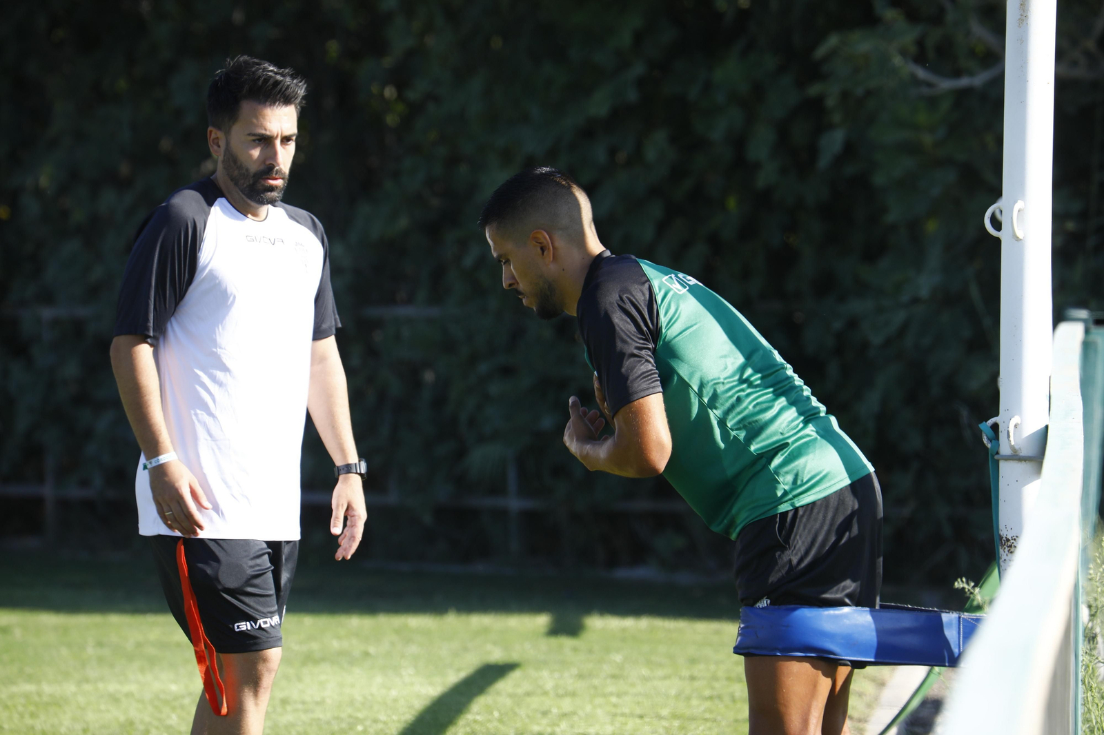 José Recio se ejercita junto a Eu Gavilán.