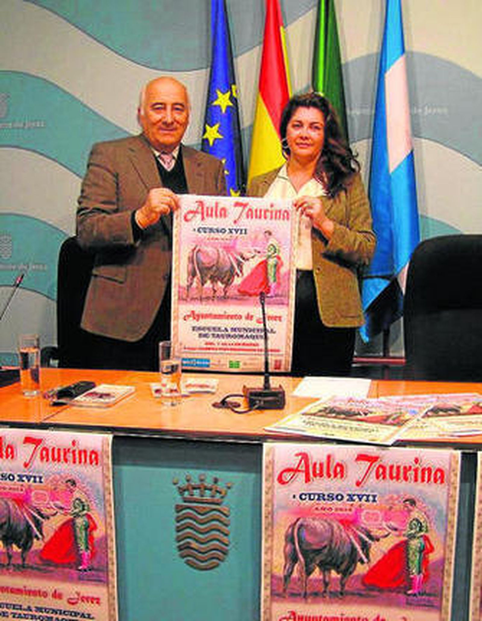 Dolores Barroso y Eduardo Ordóñez en la presentación del cartel.