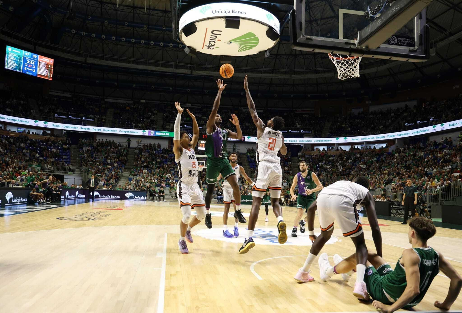 El Unicaja-Le Mans, en fotos