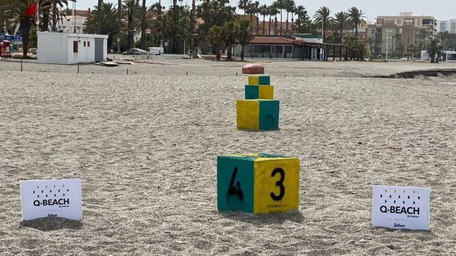 Coronavirus Granada: Salobreña instalará cámaras de vigilancia y 'tabiques imaginarios' en las playas