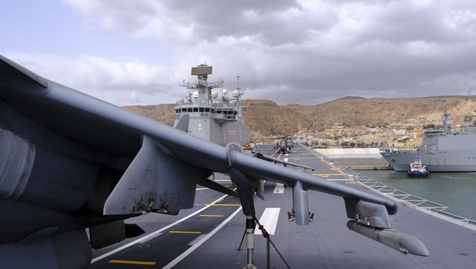 Fotogalería de la visita al portaaviones Juan Carlos I. Puerto de Almería.