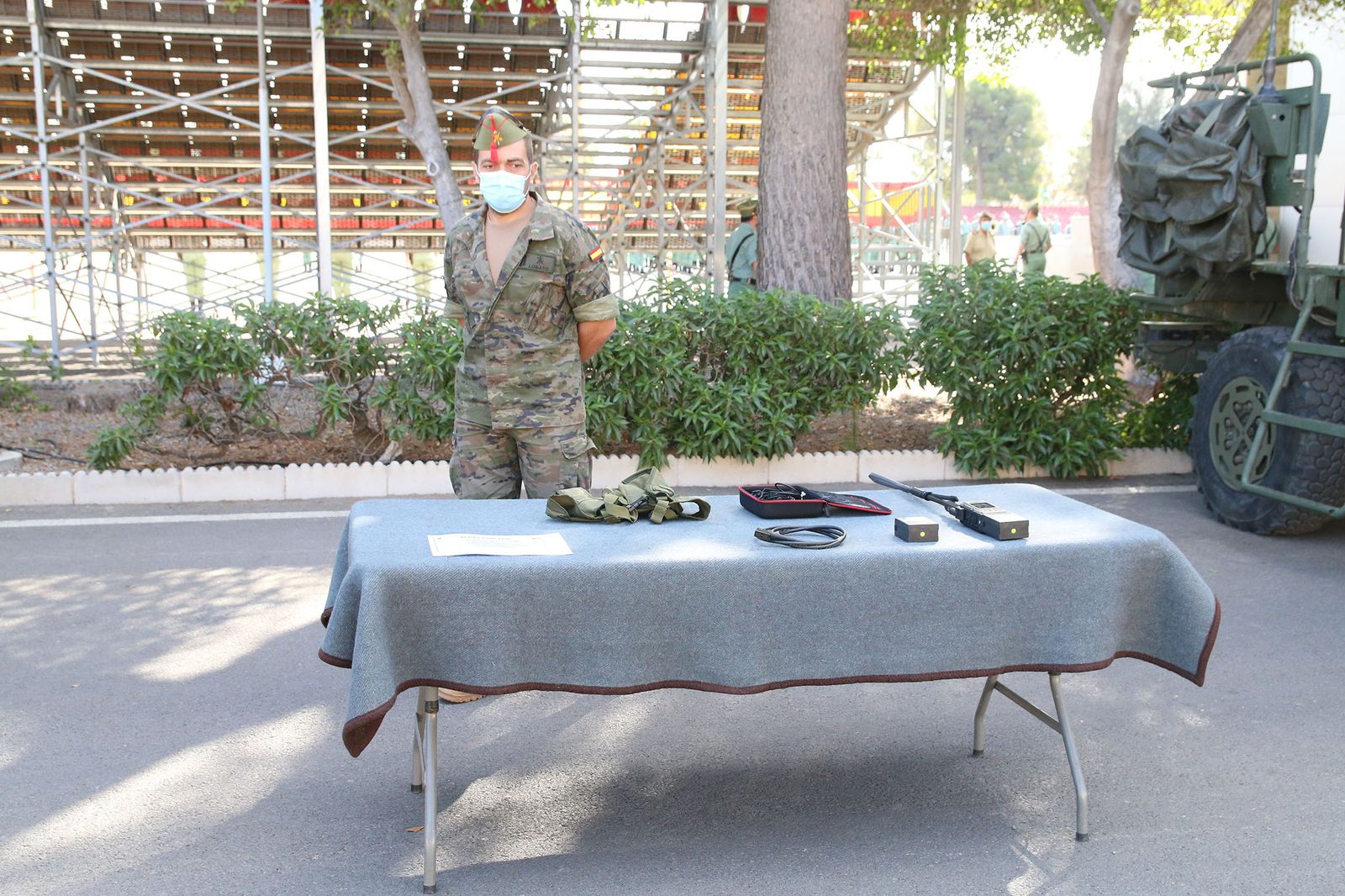 Fotogalería de la ministra de Defensa, Margarita Robles, a La Legión