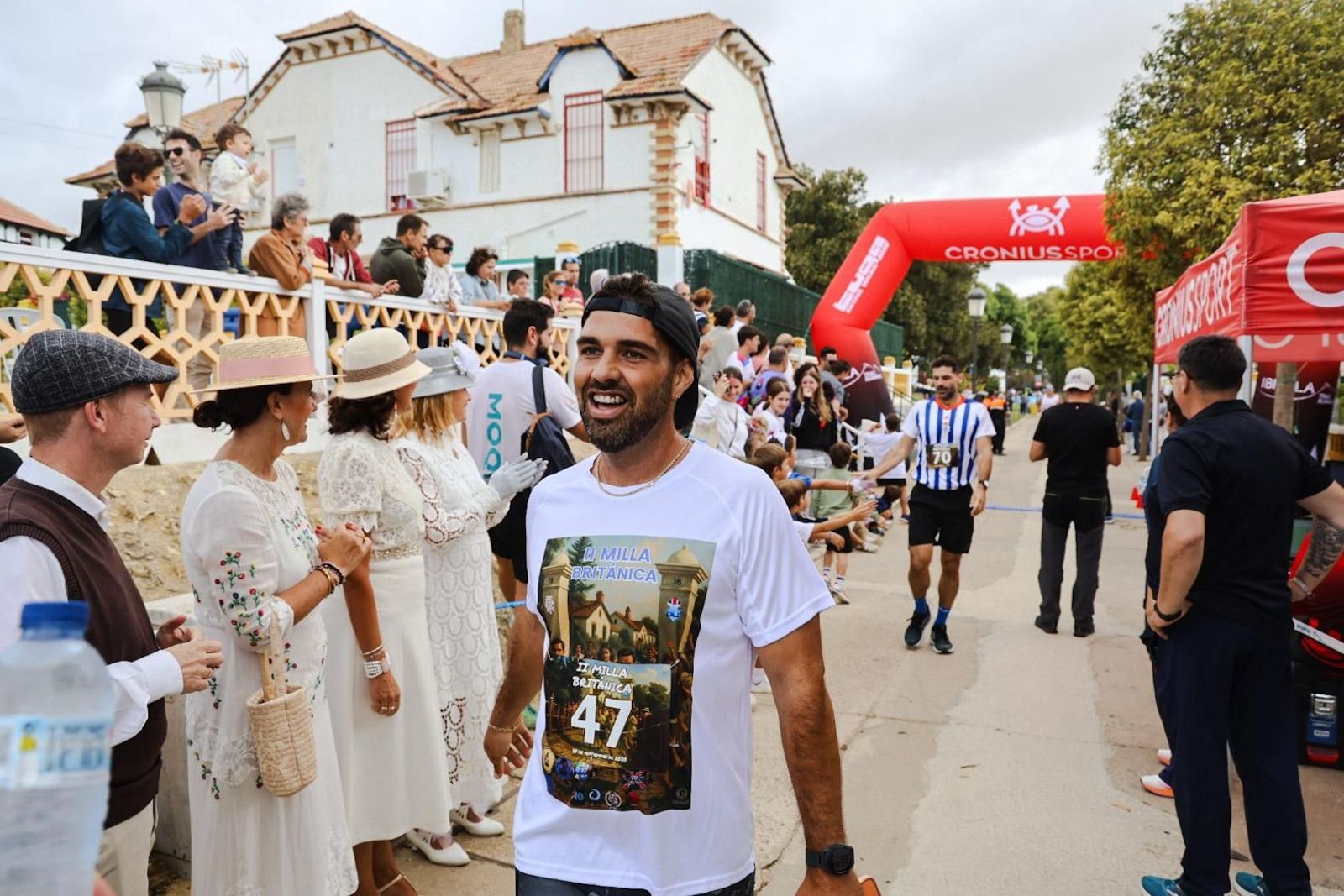 Imágenes de la 'II Milla Británica' en el Barrio Obrero con motivo de la Feria del Legado Británico