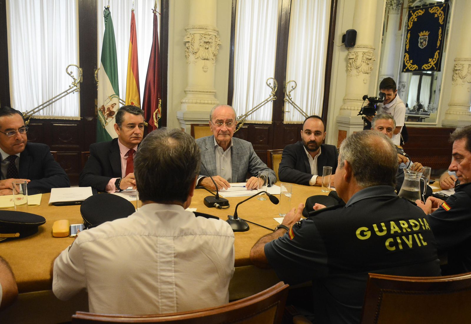 La junta local de seguridad.