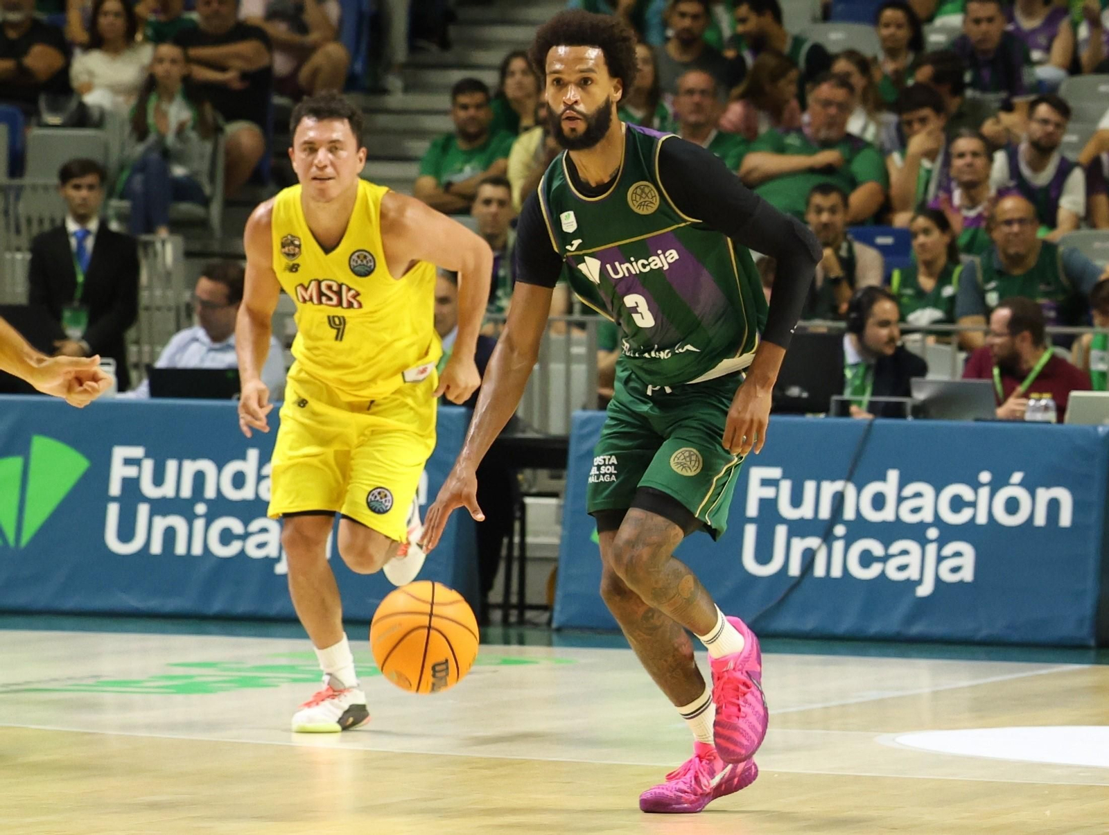 James Webb III, con el balón.