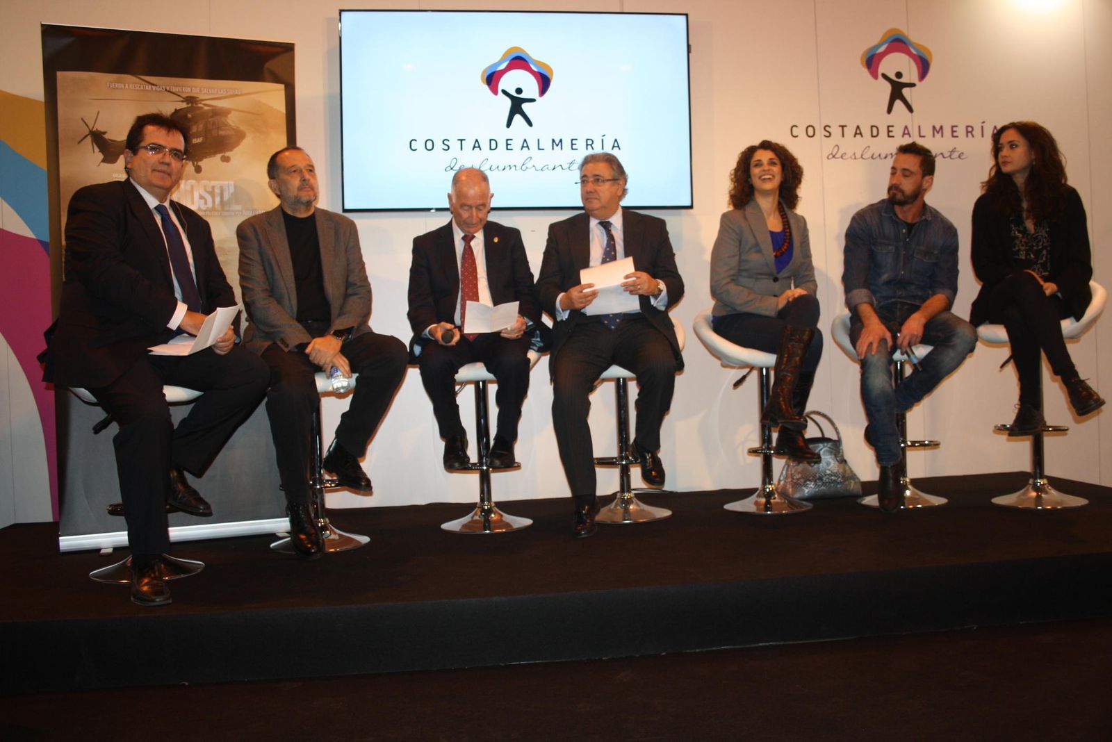 Los responsables políticos con el ministro de Interior a la cabeza y parte del equipo de la película ofrecieron detalles del rodaje.