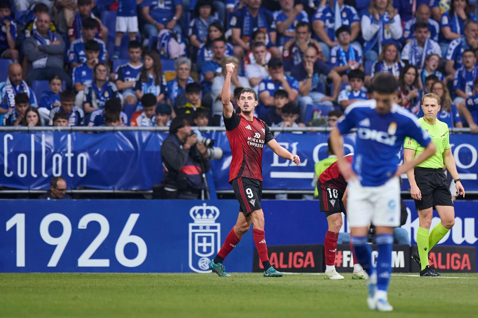 Las fotos del ascenso del Oviedo ante el Mirandés