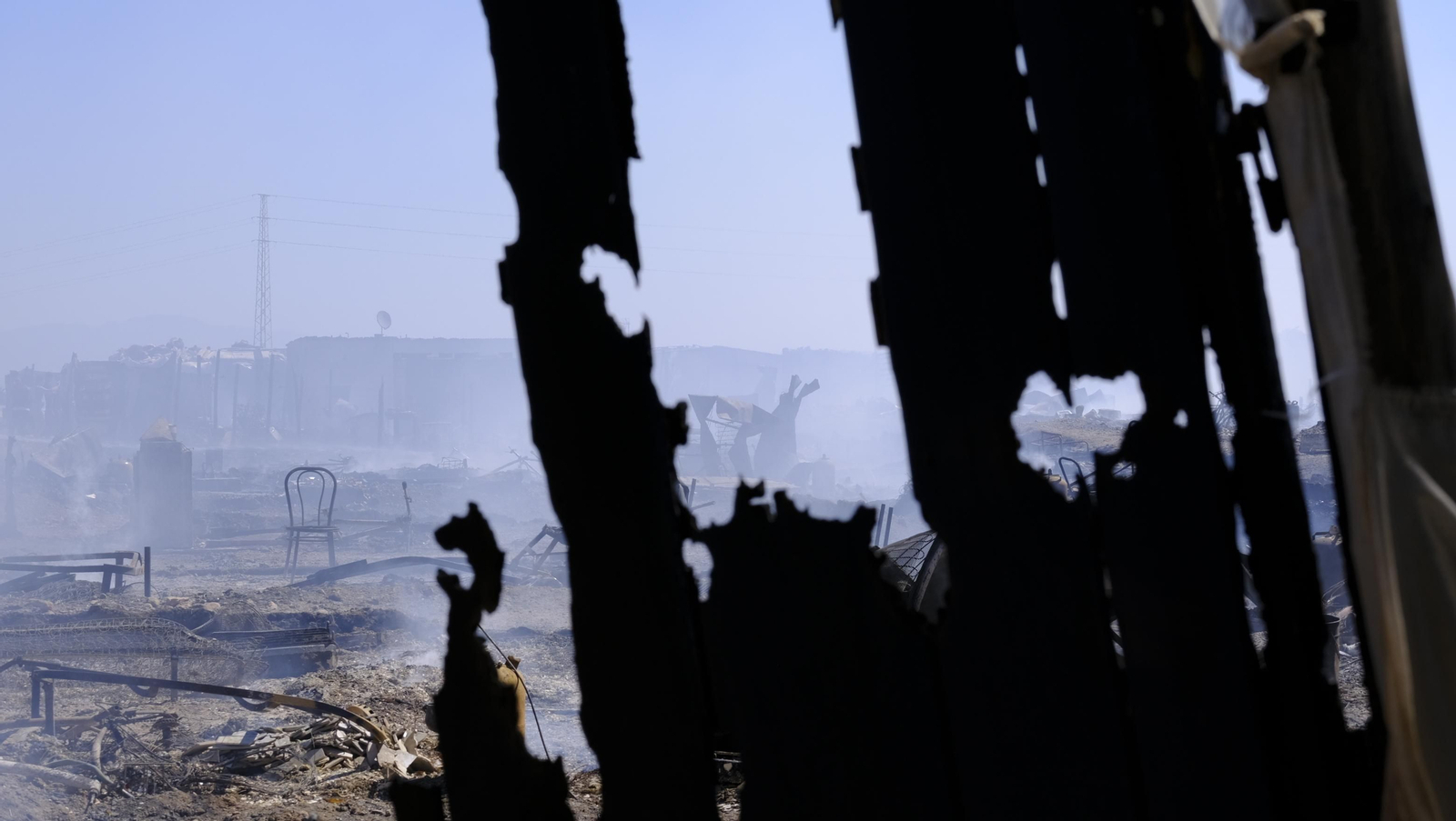 Fotogalería incendio asentamiento de chabolas en Atochares-Níjar (Almería)