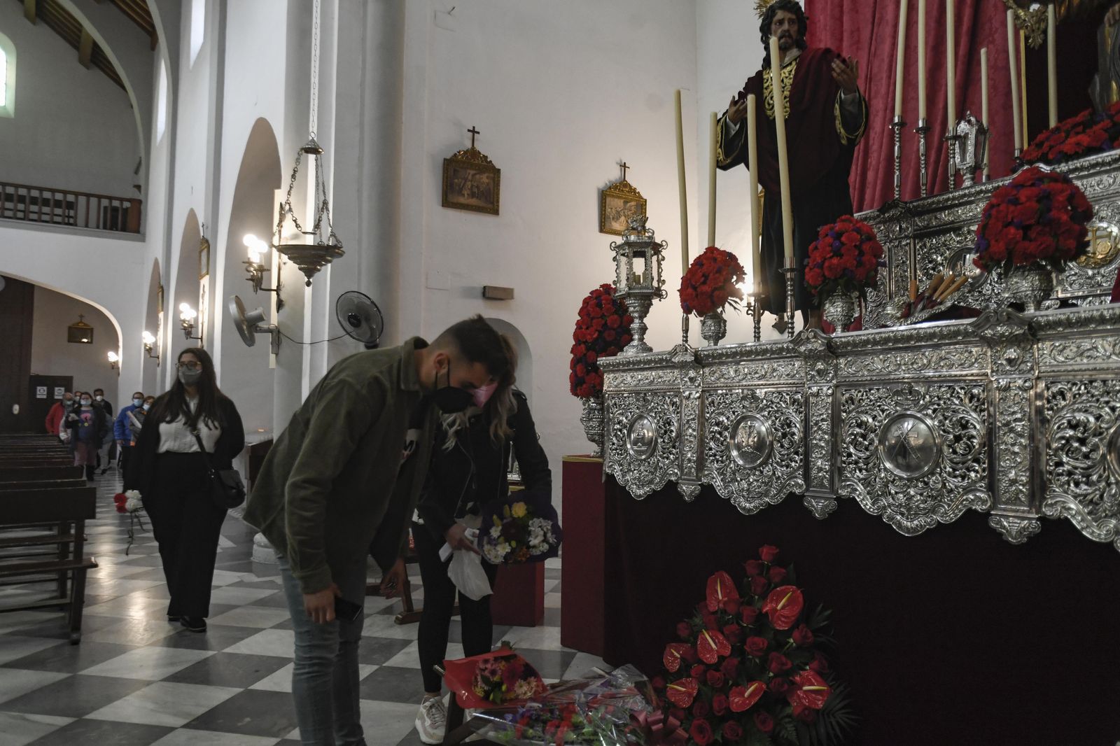 Fotos: el Zaidín visita a la hermandad el Trabajo en el Corpus Christi