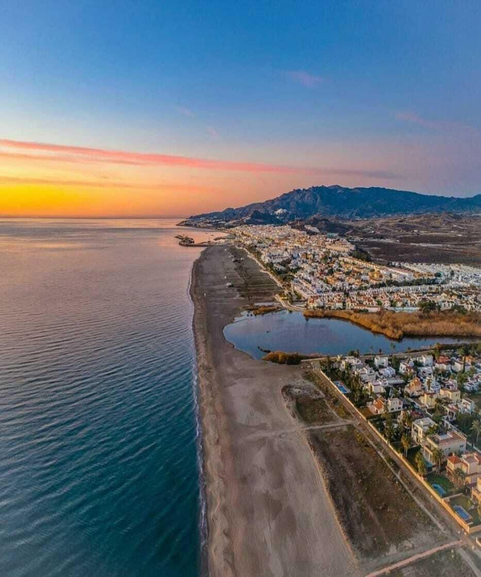 Atardecer en la playa de Vera.